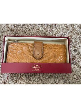 Patricia Nash Tan Embossed Leather Bifold Wallet  Card Slots Snap Closure